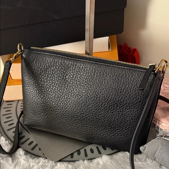 Tory Burch Black Crossbody Bag with Gold Logo - Picture 3 of 16